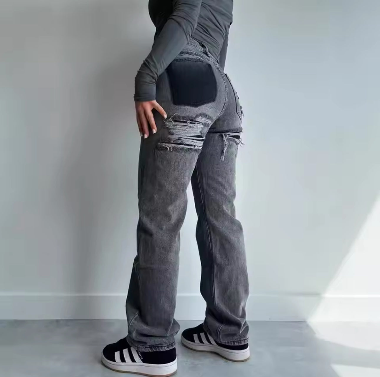 Ripped Straight Leg jeans